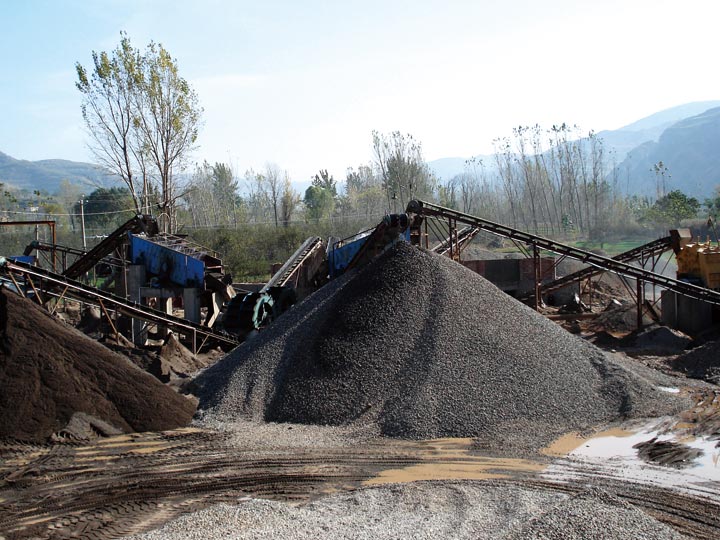 200TPH Solid Wastes Portable Crushing Plant